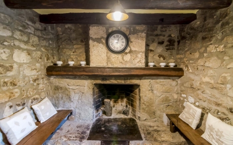 Seating area next to kitchen